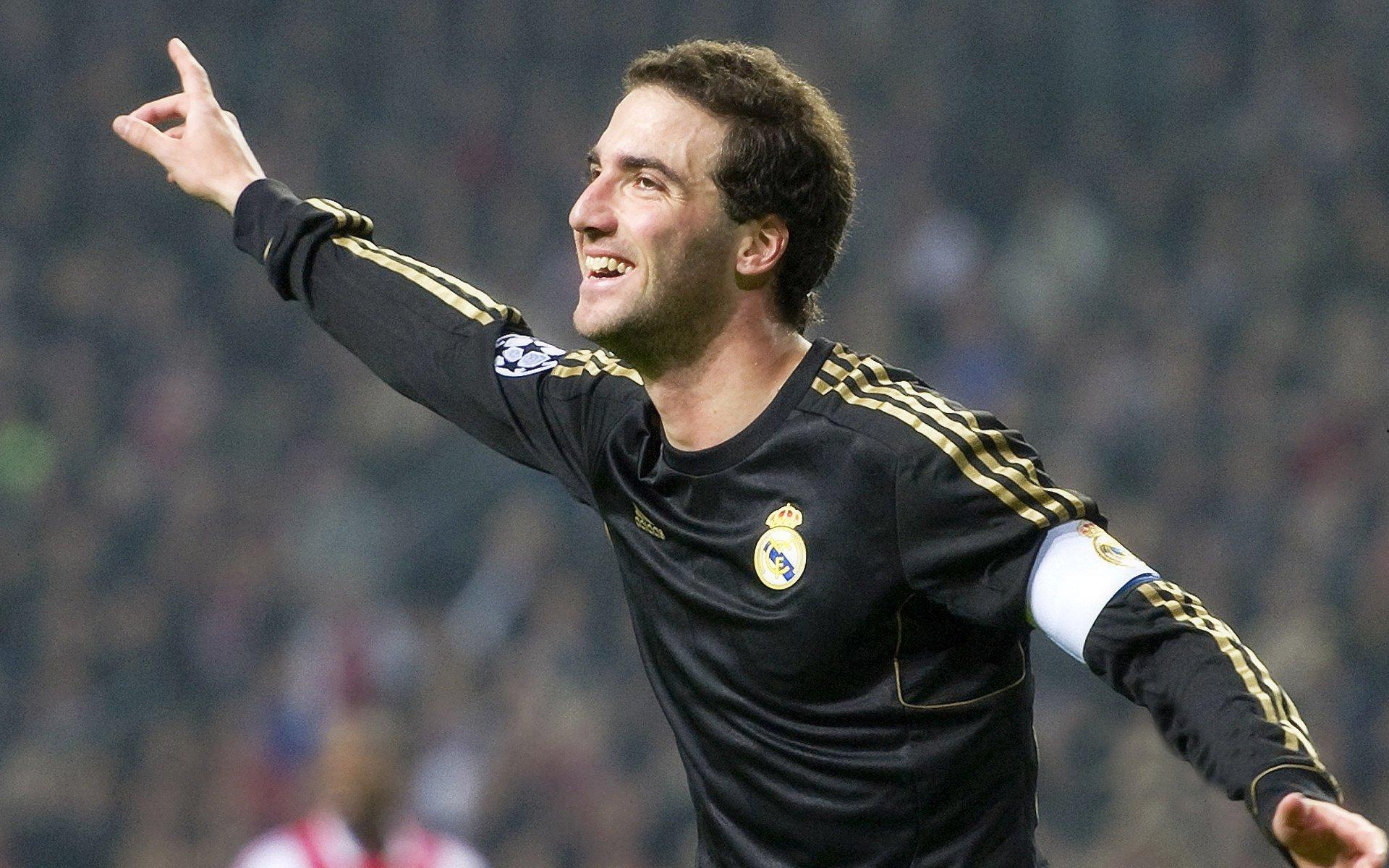 巅峰对决！新星闪耀扣篮大赛，创意与力量引爆全场：熊猫体育直播