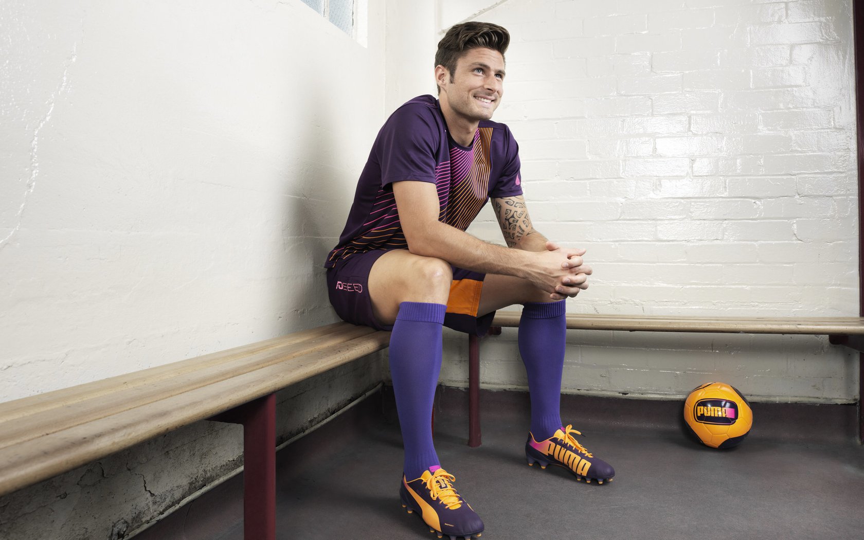 CBA季后赛激战正酣 辽宁本钢力克广东宏远迎开门红